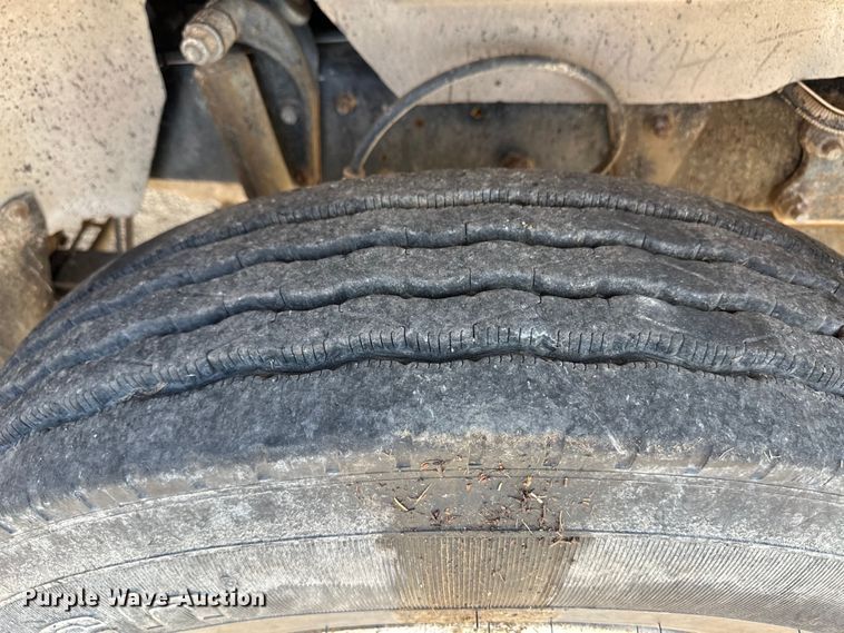 image for item OI9224 1985 Mack R686ST dump truck