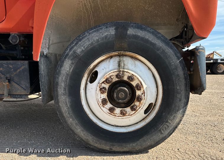 image for item OI9224 1985 Mack R686ST dump truck