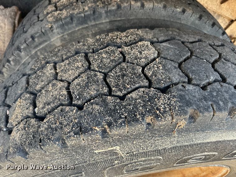 image for item OI9224 1985 Mack R686ST dump truck