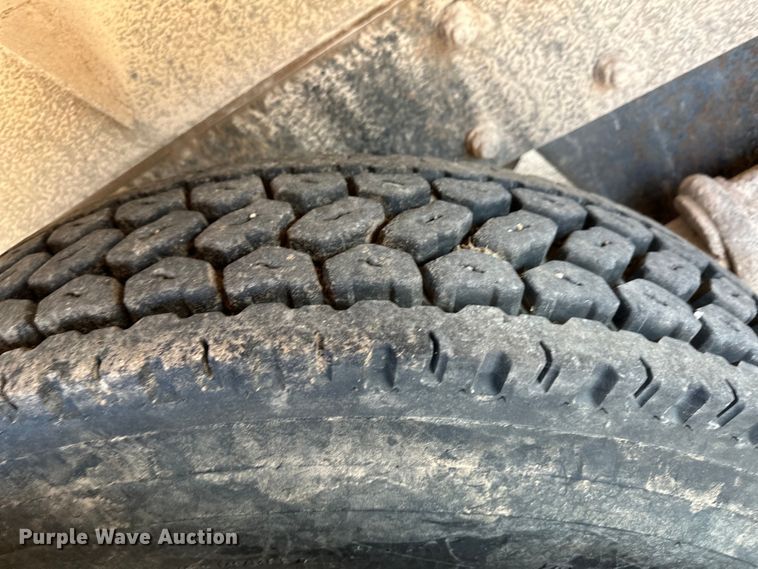 image for item OI9224 1985 Mack R686ST dump truck