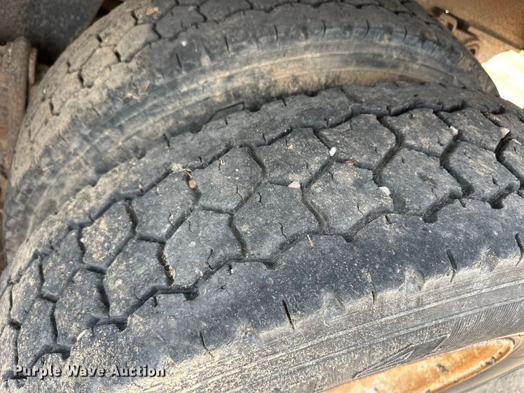 image for item OI9224 1985 Mack R686ST dump truck