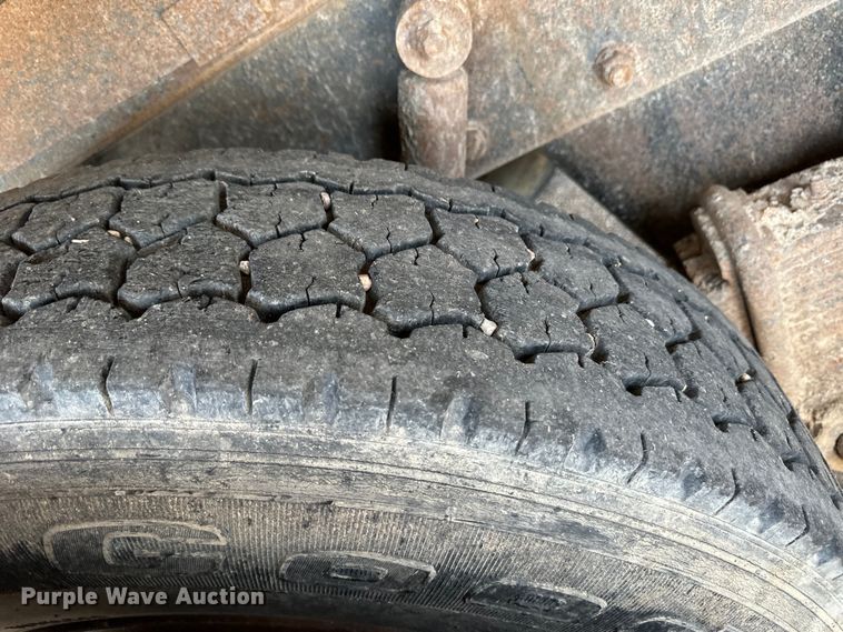 image for item OI9224 1985 Mack R686ST dump truck