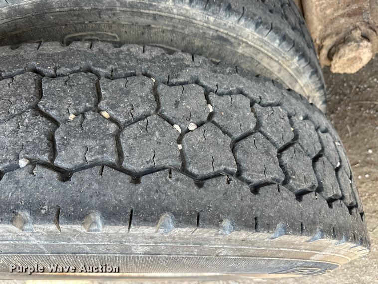 image for item OI9224 1985 Mack R686ST dump truck