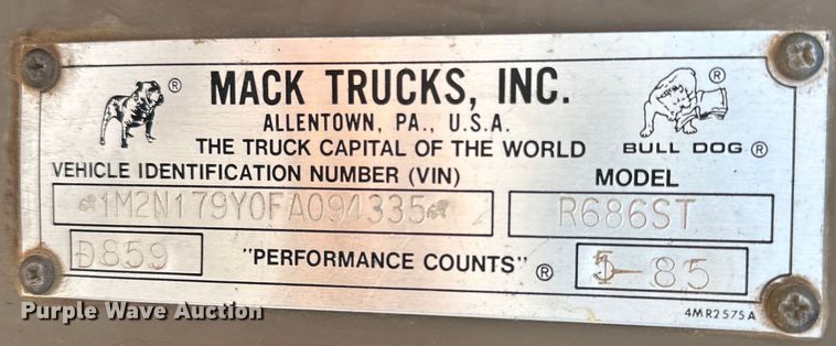 image for item OI9224 1985 Mack R686ST dump truck