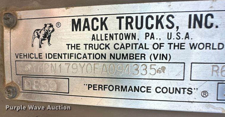 image for item OI9224 1985 Mack R686ST dump truck