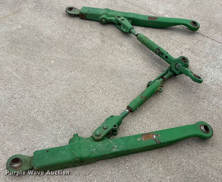 image for item OI9225 1993 John Deere 7600 tractor