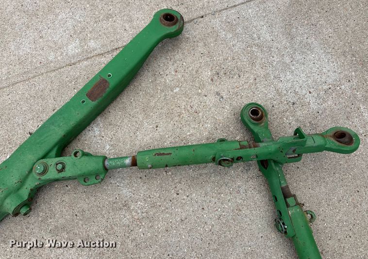 image for item OI9225 1993 John Deere 7600 tractor