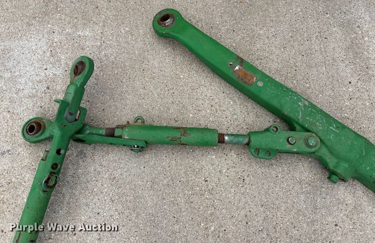 image for item OI9225 1993 John Deere 7600 tractor