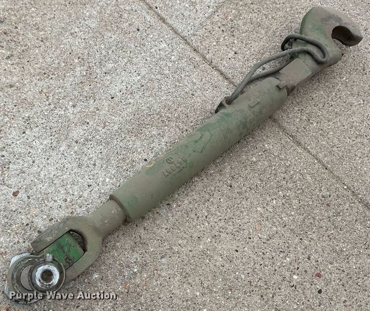 image for item OI9225 1993 John Deere 7600 tractor