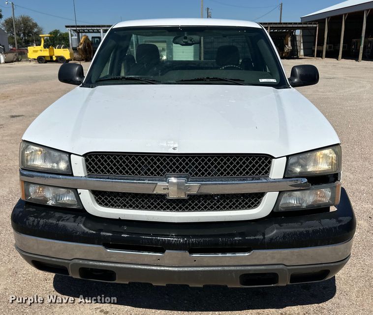 image for item OI9242 2004 Chevrolet Silverado 1500 pickup truck