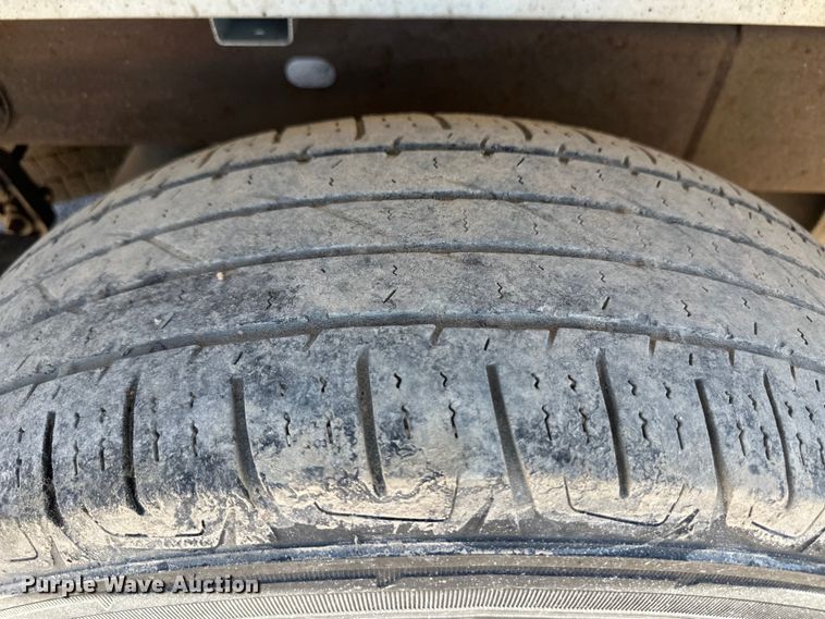 image for item OI9242 2004 Chevrolet Silverado 1500 pickup truck