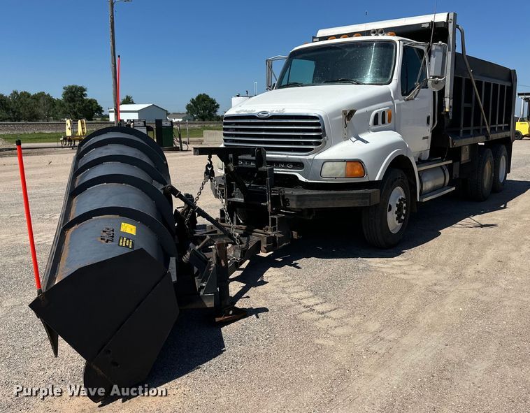 image for item OI9243 2003 Sterling A-Line dump truck