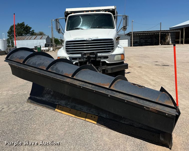 image for item OI9243 2003 Sterling A-Line dump truck