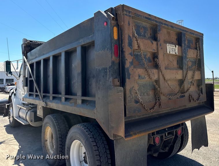 image for item OI9243 2003 Sterling A-Line dump truck