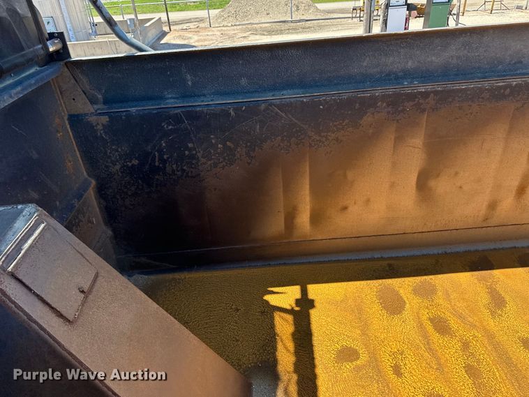 image for item OI9243 2003 Sterling A-Line dump truck