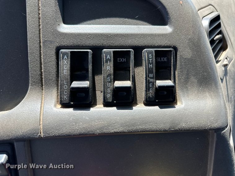 image for item OI9243 2003 Sterling A-Line dump truck