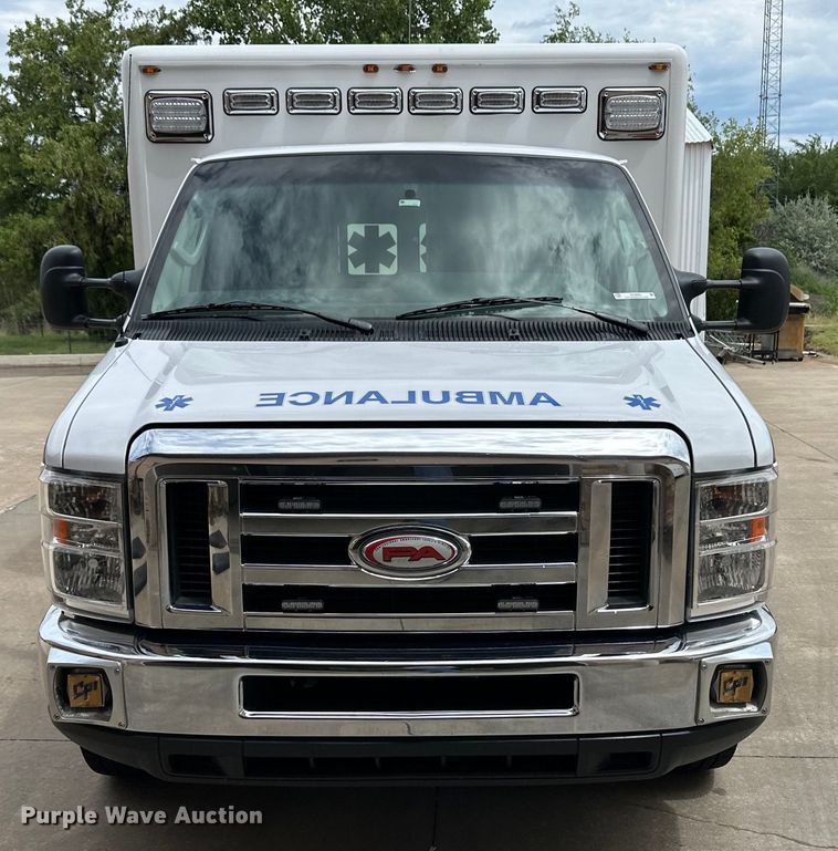 image for item OL9593 2017 Ford E450 ambulance