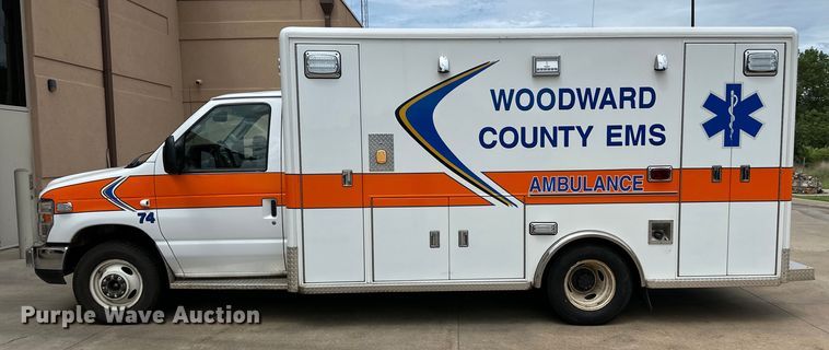 image for item OL9593 2017 Ford E450 ambulance