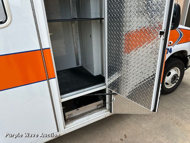 image for item OL9593 2017 Ford E450 ambulance