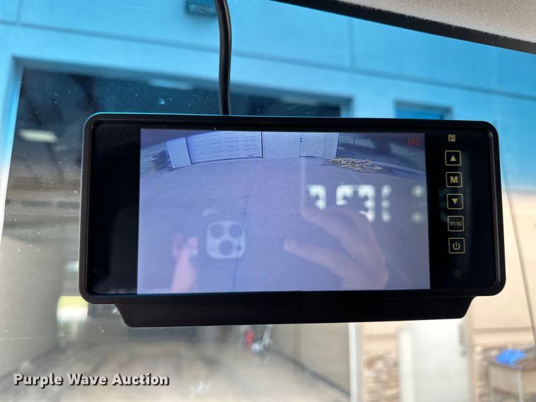 image for item OL9593 2017 Ford E450 ambulance