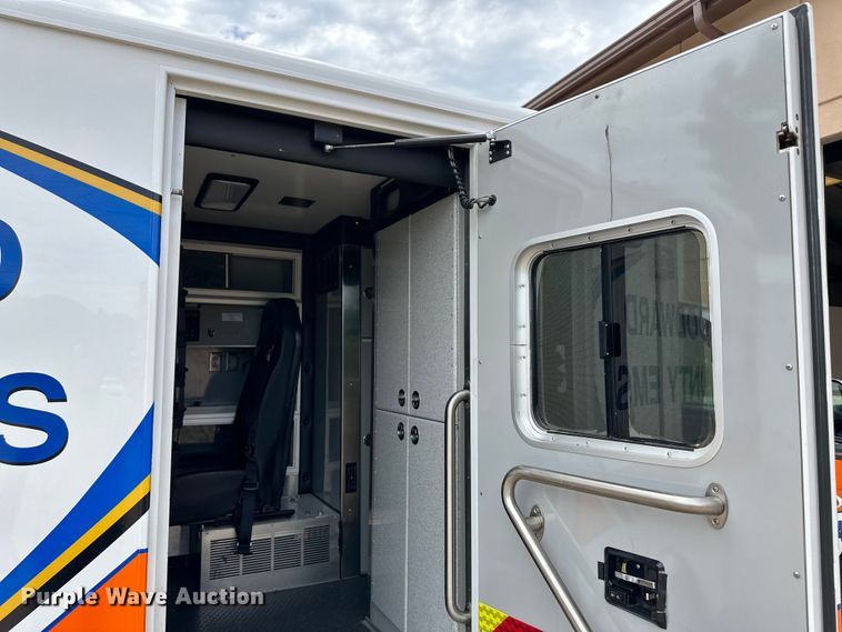 image for item OL9593 2017 Ford E450 ambulance