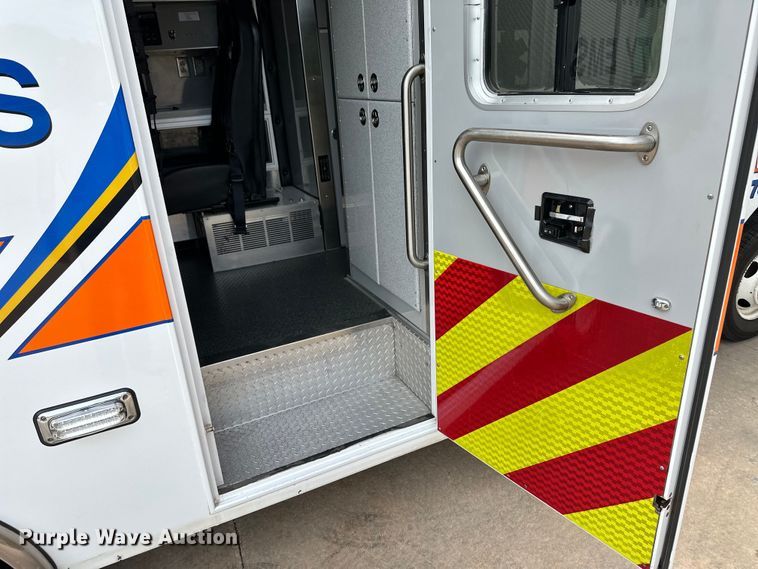 image for item OL9593 2017 Ford E450 ambulance