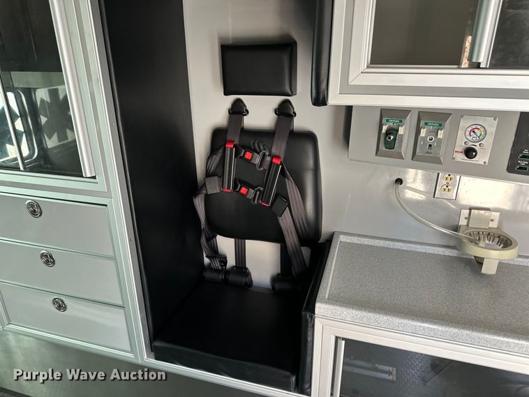 image for item OL9593 2017 Ford E450 ambulance