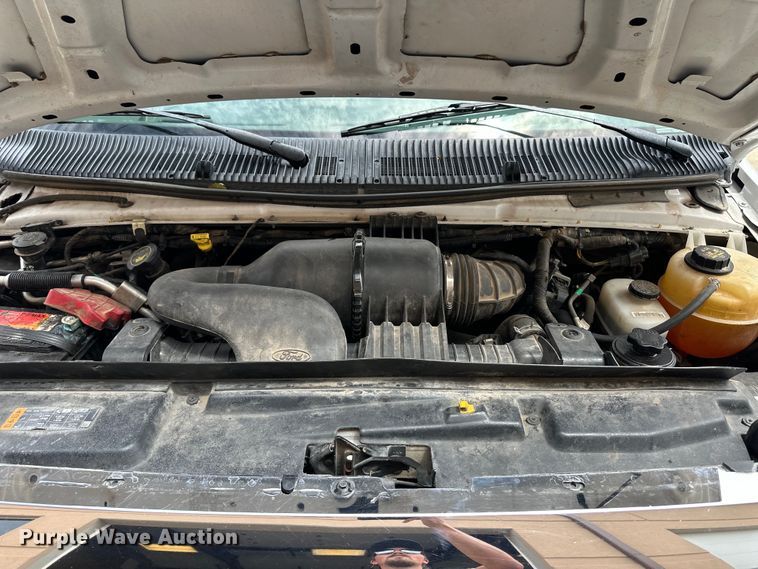 image for item OL9593 2017 Ford E450 ambulance