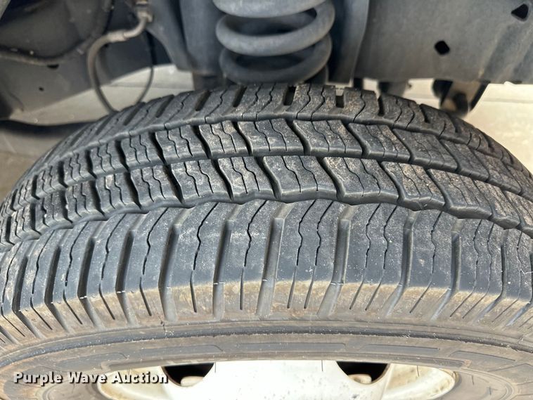 image for item OL9593 2017 Ford E450 ambulance