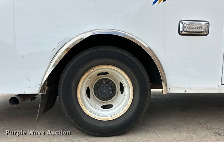 image for item OL9593 2017 Ford E450 ambulance