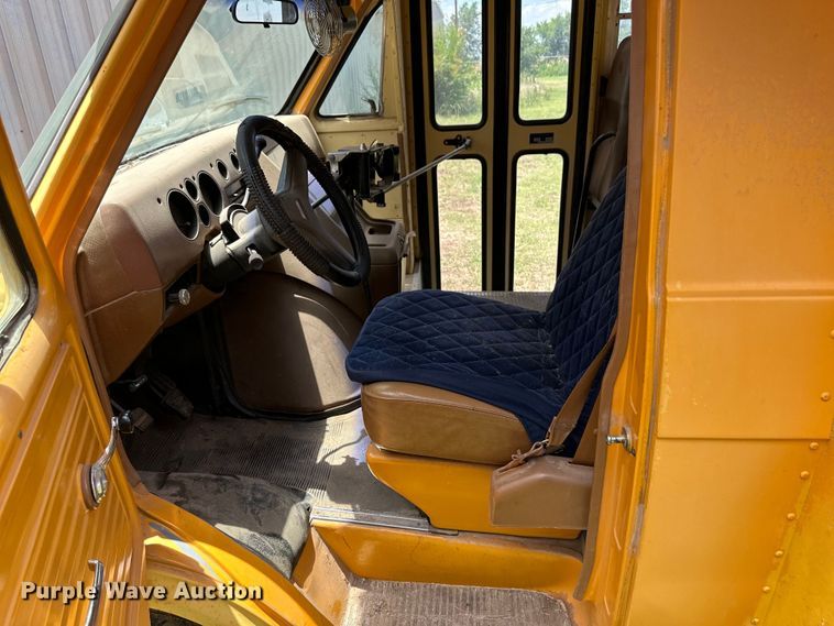 image for item OL9598 1989 GMC Vandura G3500 school bus