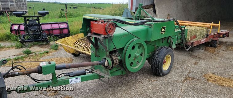 image for item DG0650 John Deere 348 small square baler