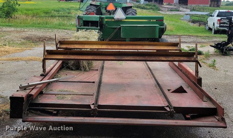 image for item DG0650 John Deere 348 small square baler