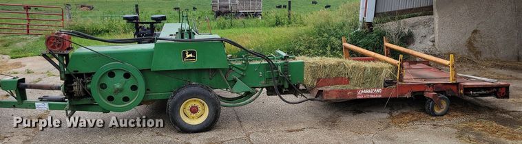 image for item DG0650 John Deere 348 small square baler