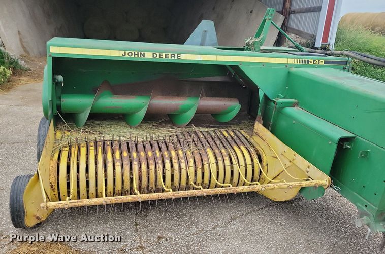 image for item DG0650 John Deere 348 small square baler