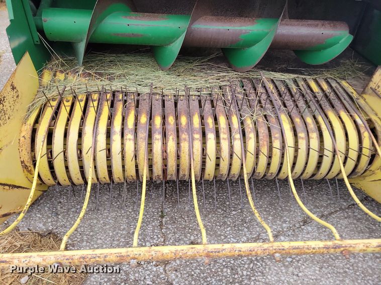 image for item DG0650 John Deere 348 small square baler