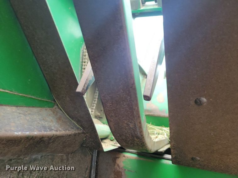 image for item DG0650 John Deere 348 small square baler