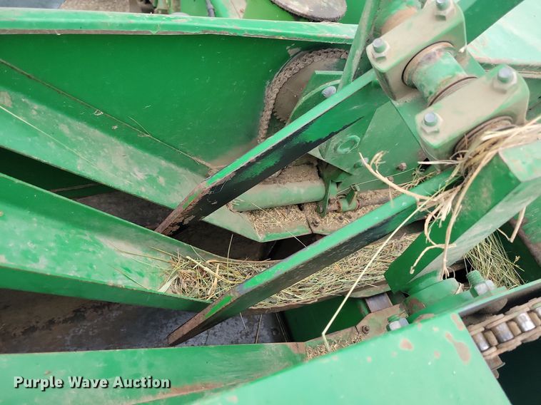 image for item DG0650 John Deere 348 small square baler