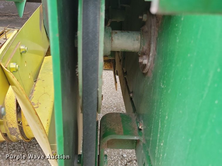 image for item DG0650 John Deere 348 small square baler