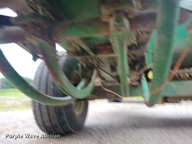 image for item DG0650 John Deere 348 small square baler