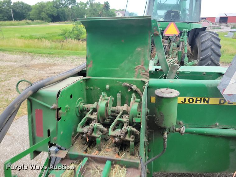 image for item DG0650 John Deere 348 small square baler