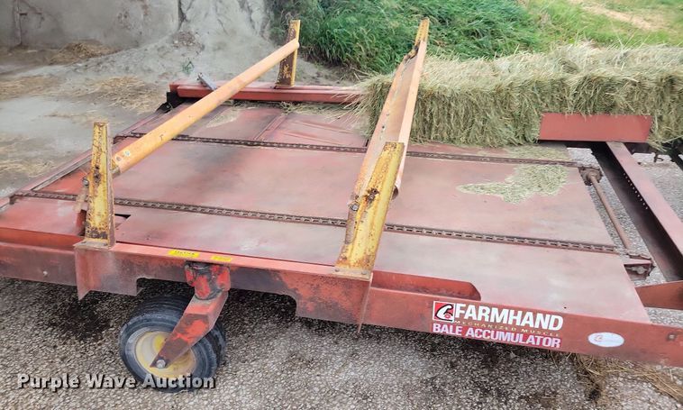 image for item DG0650 John Deere 348 small square baler