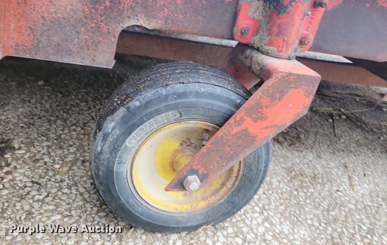 image for item DG0650 John Deere 348 small square baler