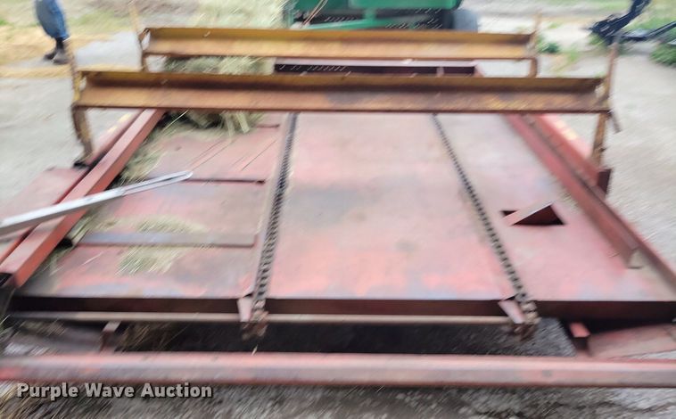 image for item DG0650 John Deere 348 small square baler