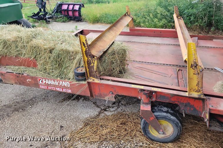 image for item DG0650 John Deere 348 small square baler