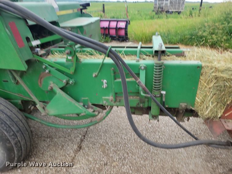 image for item DG0650 John Deere 348 small square baler