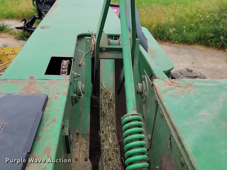 image for item DG0650 John Deere 348 small square baler