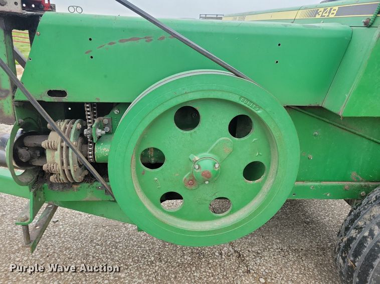 image for item DG0650 John Deere 348 small square baler