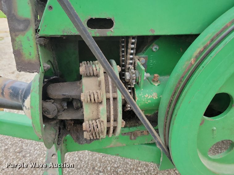 image for item DG0650 John Deere 348 small square baler