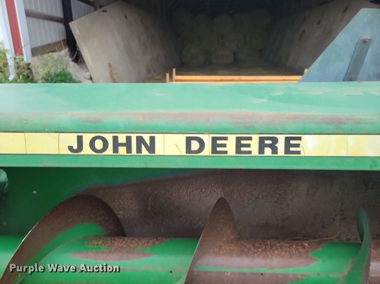 image for item DG0650 John Deere 348 small square baler